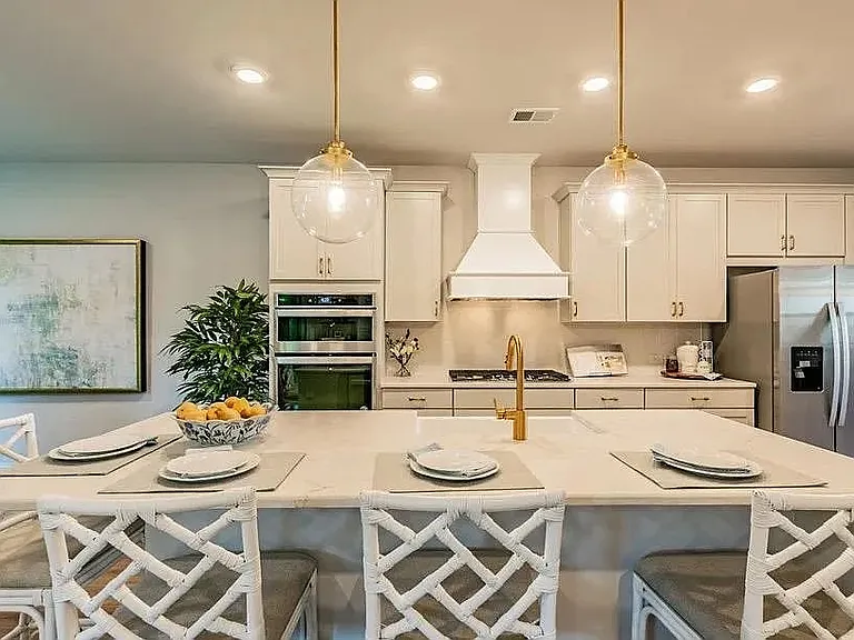 7930 Tiberon Pkwy — Photo 3