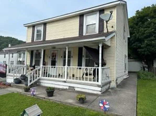 154 Moore St, Bluefield, VA 24635