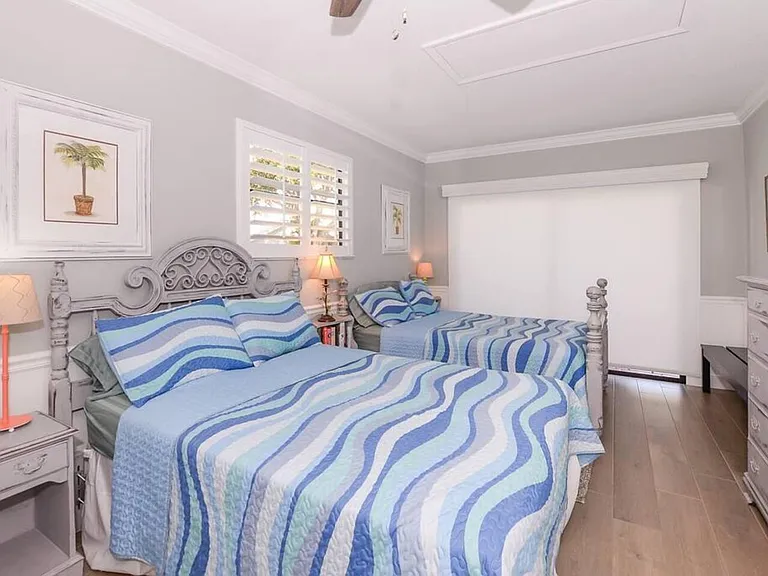 4041 NE Breakwater Dr — Photo 21