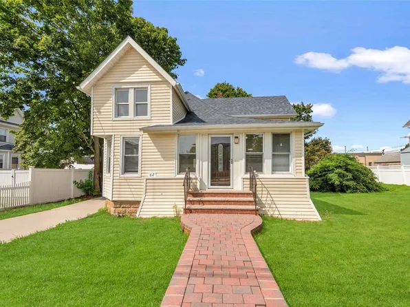 62 Westend Avenue, Freeport, NY 11520