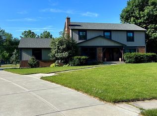 4 Sycamore Rd, Carmel, IN 46033