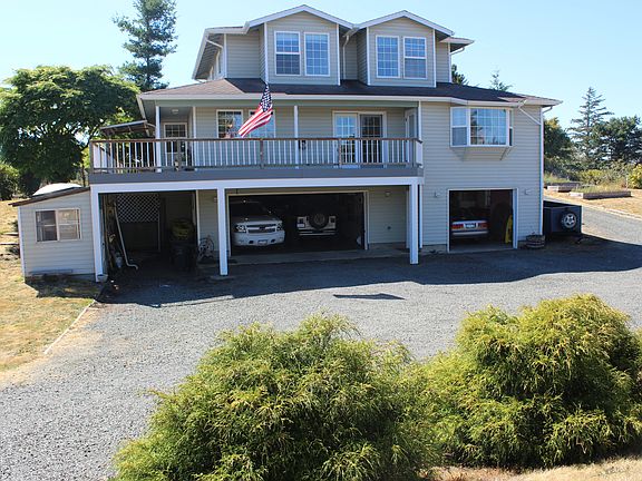 Nearly 1600 sq ft garage.