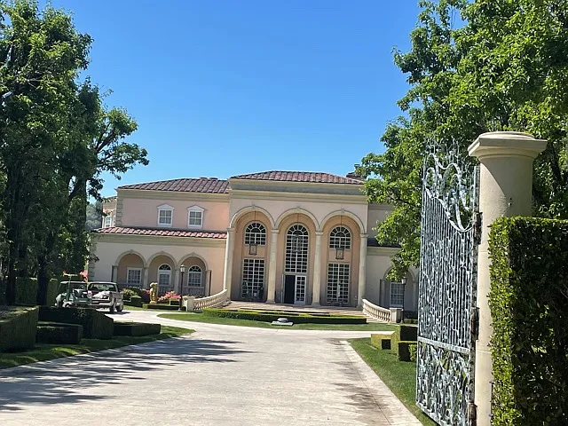 wine tasting in splendor only 10 minutes away old Carrari Ferraro winery