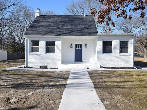 66 Wendy Drive, Farmingville, NY 11738