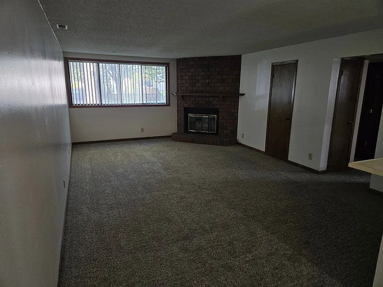 2909 Q St — Photo 2