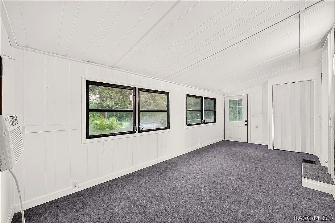 3 bed, 916 sqft, $1,250 — Photo 4