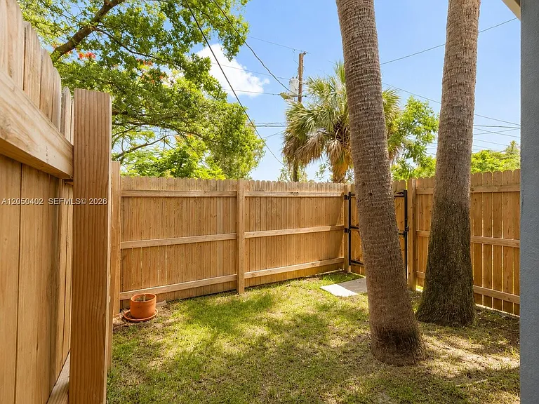 2511 SW 3rd St #B — Photo 9