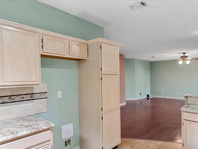 6752 Macintosh Dr — Photo 18