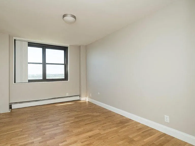 Carson Tower — Photo 57