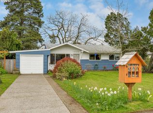 12004 NE Sacramento St, Portland, OR 97220