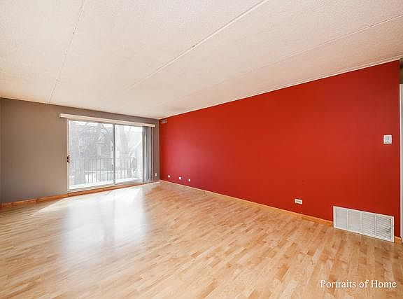 3rd image of 5S066 Pebblewood Ln APT B5