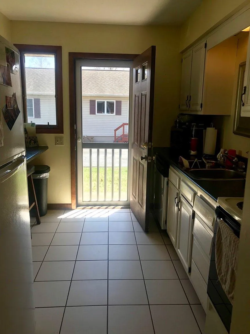 2 bed, 800 sqft, $1,300 — Photo 4