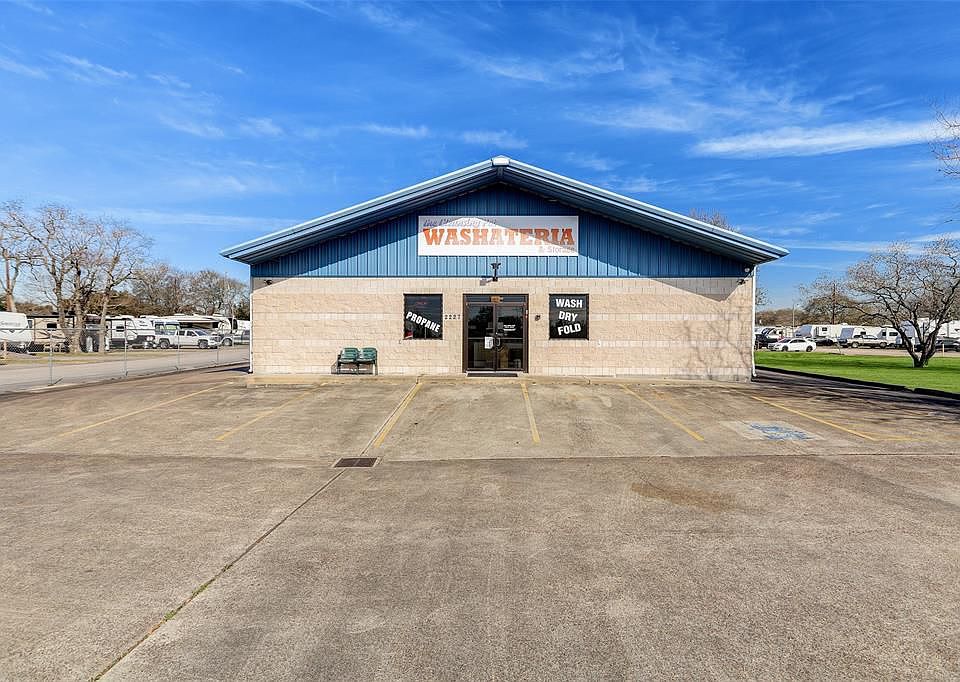 2227 N Highway 146, Baytown, TX 77520 Zillow