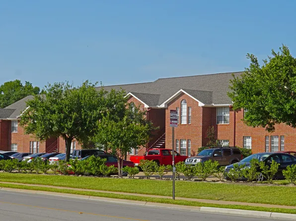 701 Balcones Dr, College Station, TX