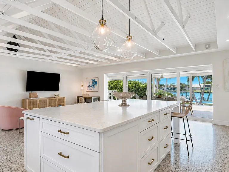 2882 W Vina Del Mar Blvd — Photo 21
