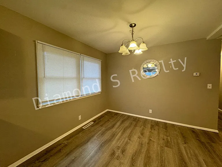 2202 S Prospect Ct — Photo 6