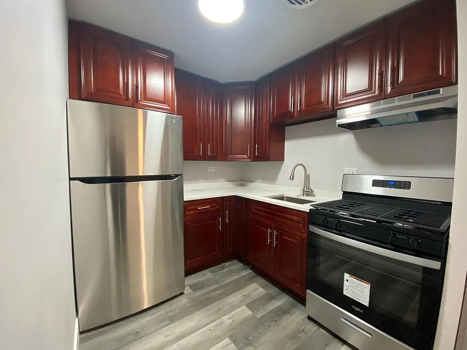 5341 N Cumberland Ave #500