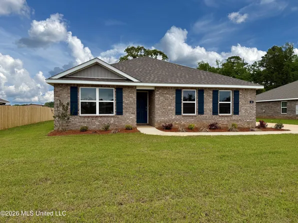 48 Crown Dr, Lucedale, MS 39452