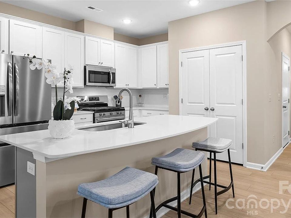 1st image of 1240 Nighthawk Way #307