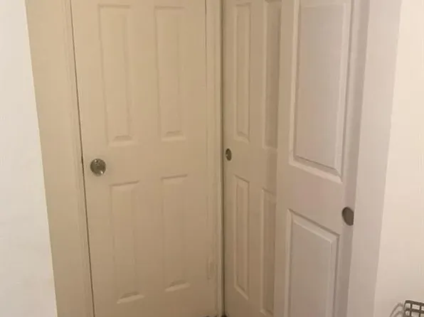 1332 Metropolitan Avenue image 14 of 15