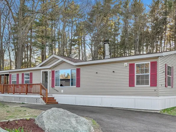 28 Holiday Rd, Holbrook, MA 02343