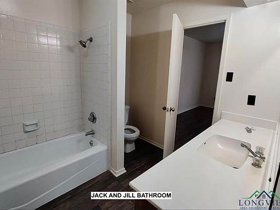 4th image of 900 W Niblick St #A