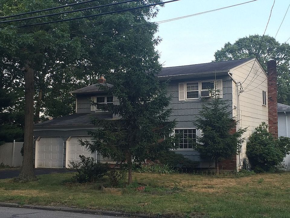 2nd image of 124 Hunter Ave