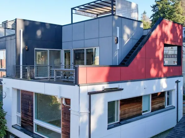 2420 Wickstrom Pl SW #C, Seattle, WA 98116