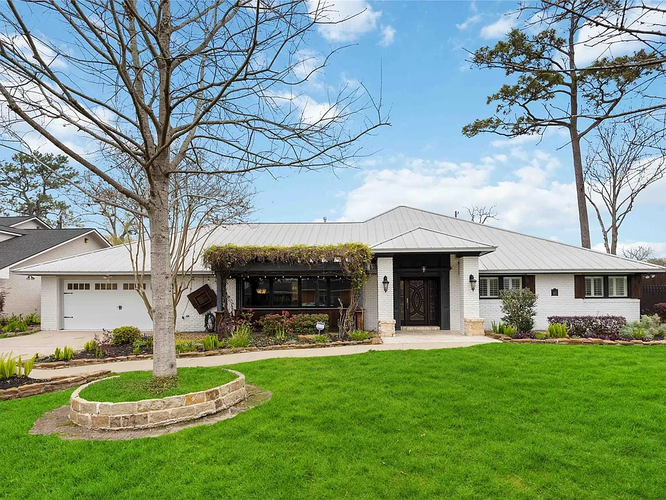 4031 Fernwood Dr