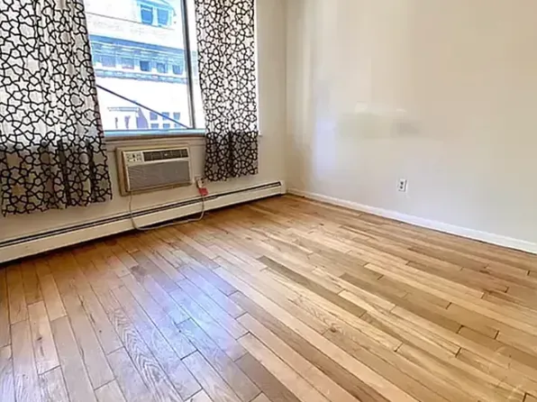 61 Lexington Avenue 4A image 3 of 5