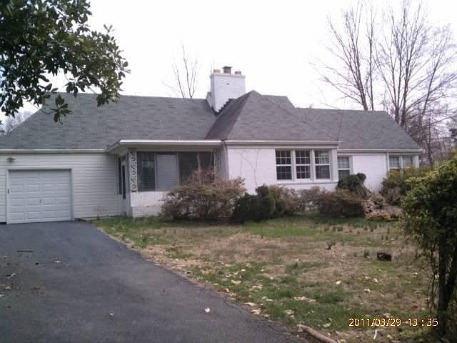 1st image of 4101 Pineridge Dr