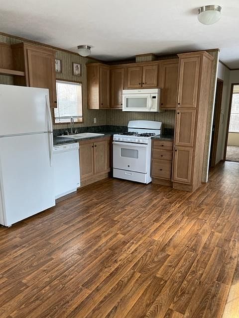 1st image of 17 Halfmoon Cir