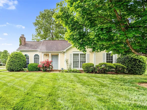 8901 English Saddle Ln, Charlotte, NC 28273