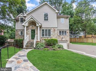 814 Chalfonte Dr, Alexandria, VA 22305