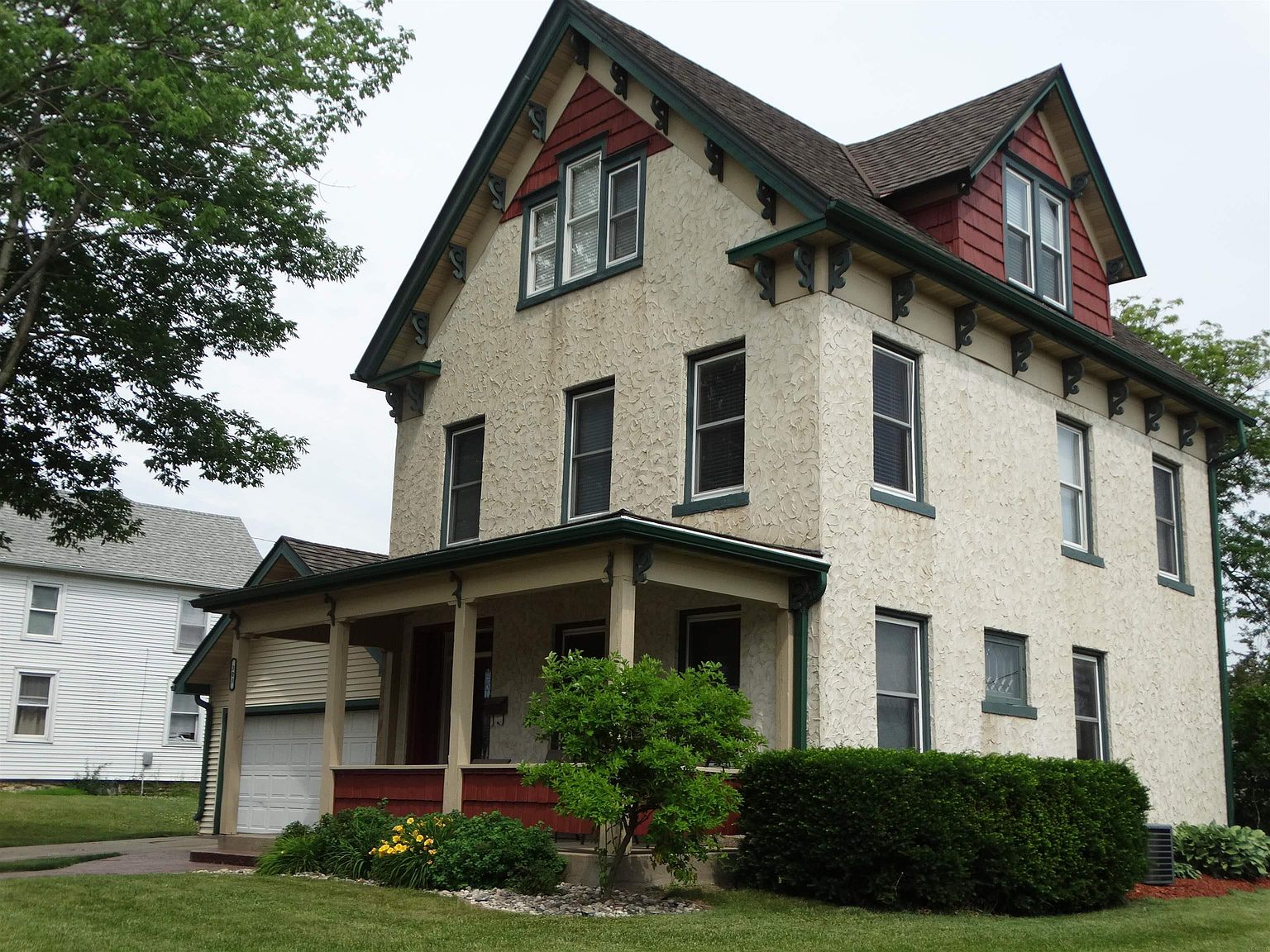303 W Main St, Waukon, IA 52172 Zillow