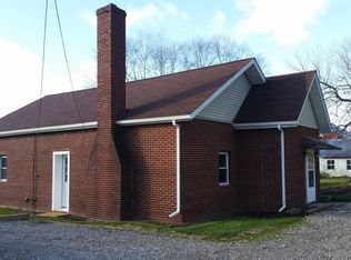 943 Belding Rd, Hartville, OH 44632