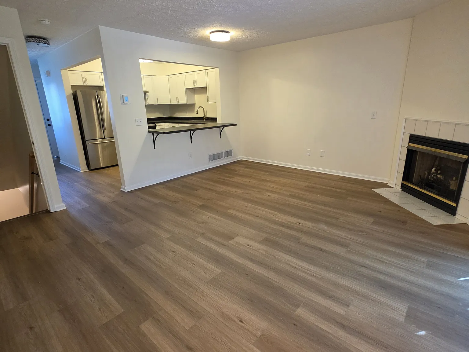 2 bed, 2.5 bath, 1200 sqft, $2,450 — Photo 4