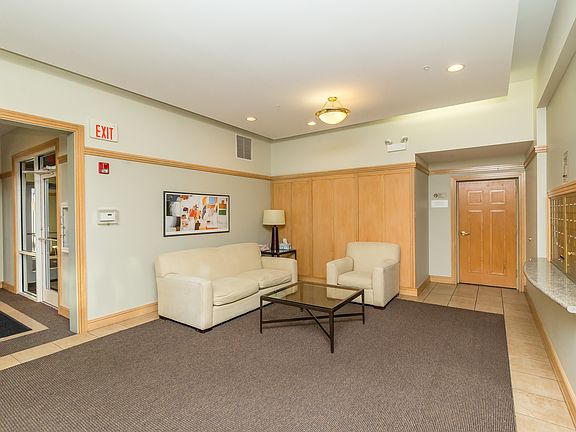 4th image of 5040 Warren St APT 402
