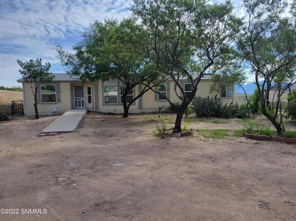 5718 Cedarwood Ct, Las Cruces, NM 88012