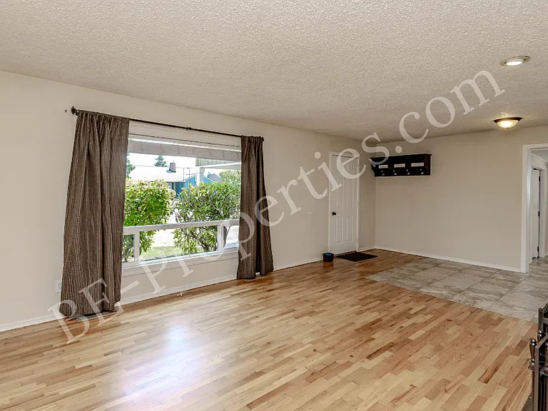 1840 N Shirley St — Photo 10