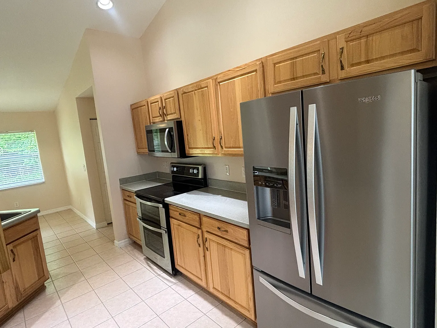 3 bed, 1729 sqft, $1,850 — Photo 3