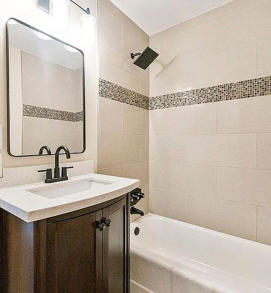 539 W 17th St — Photo 14