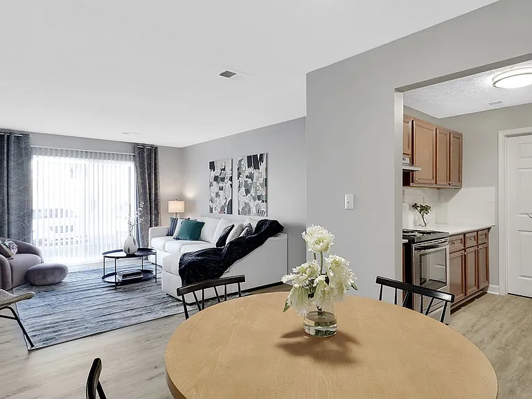 Stonewater Apartments — Photo 4
