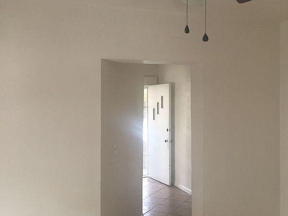 4th image of 306 E Elm St