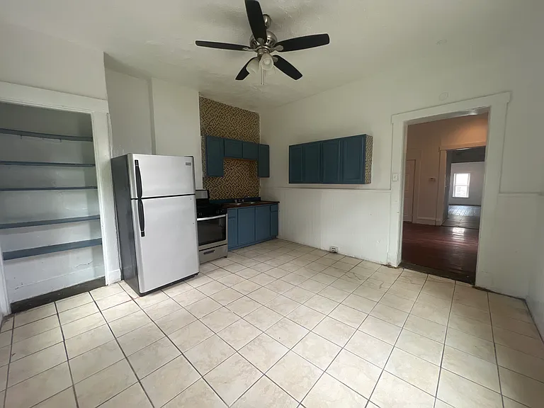 818 Summit Ave — Photo 6