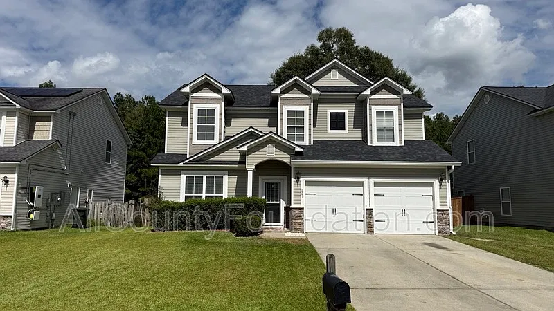 4 bed, 2.5 bath, 2210 sqft, $2,345 — Photo 1