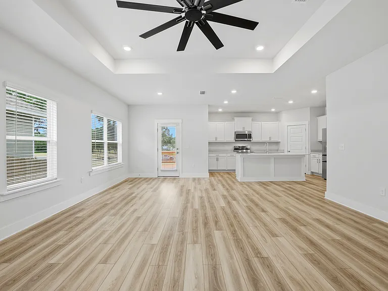 209 Camellia Dr — Photo 17