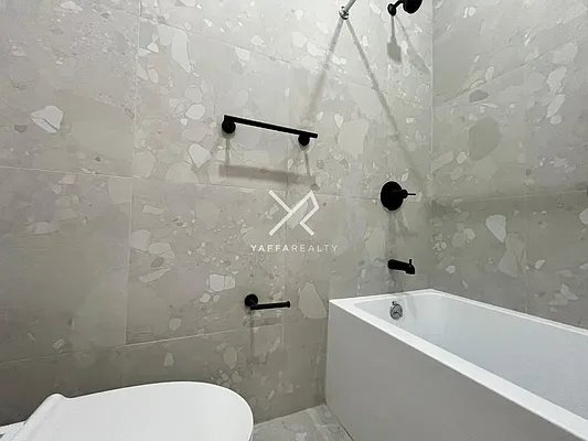 Rented by Yaffa Realty LLC | media 6