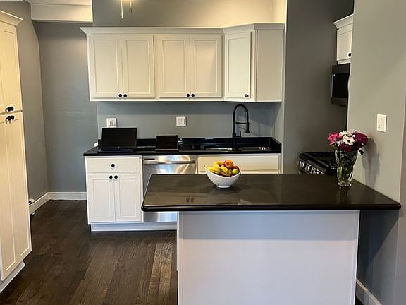 3rd image of 17 Townsend St APT 1