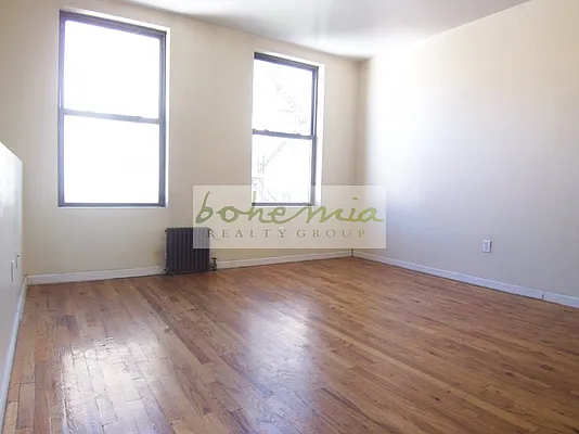 Rented by Bohemia Realty Group | media 17